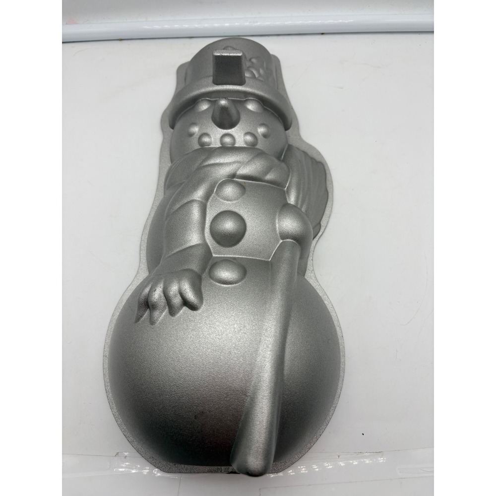 Nordic Ware Snowman Cake Pan Cast Aluminum Holiday Christmas Baking Mold USA